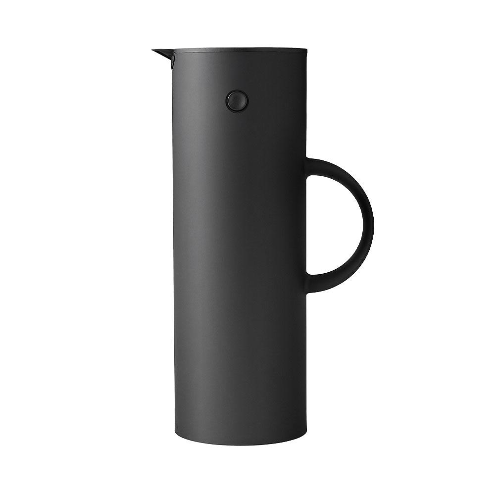 EM77 termoskanna 1 l. - Soft black, från Stelton, i färgen Soft Black.