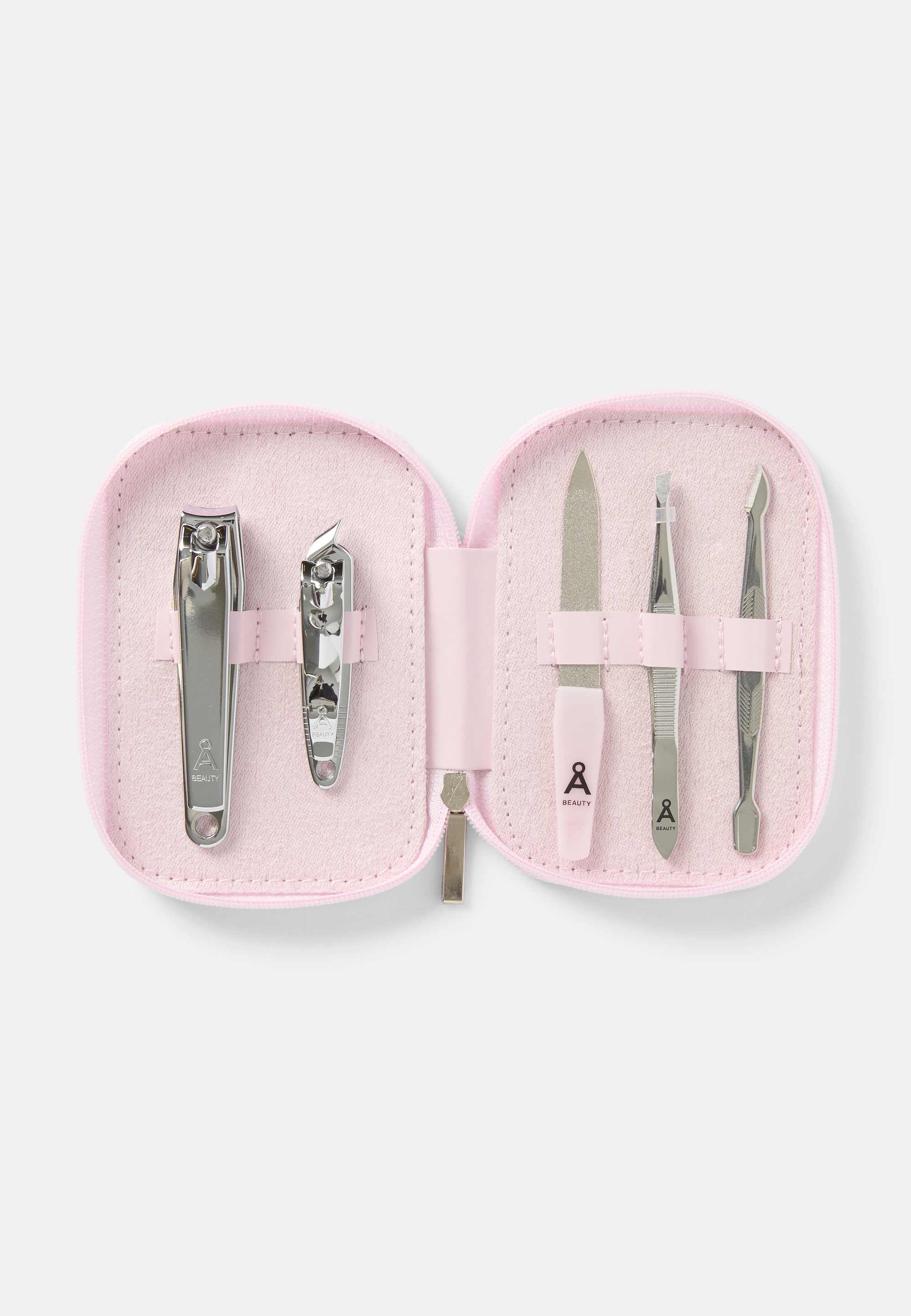 Nagelset, från Å BEAUTY, i färgen Light Pink.