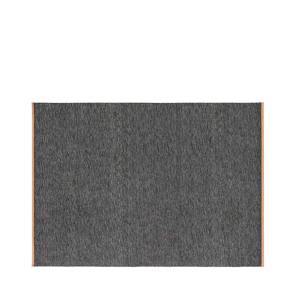 Matta Björk 170x240 cm, från Design House Stockholm, i färgen Dark Grey.