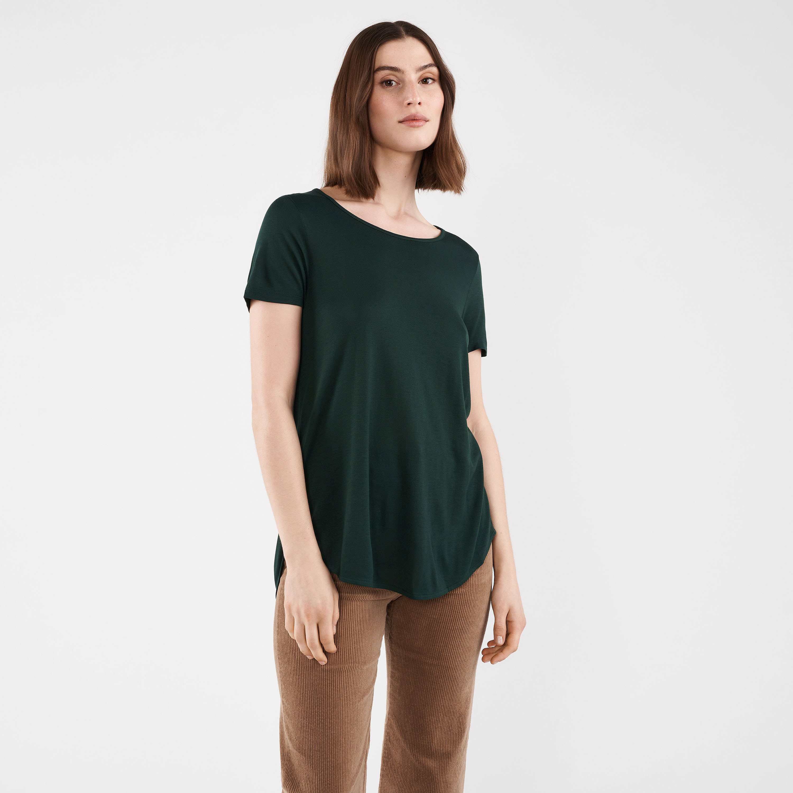 T-shirt i viskos FREDRIKA, från Wera, i färgen Dark Green.