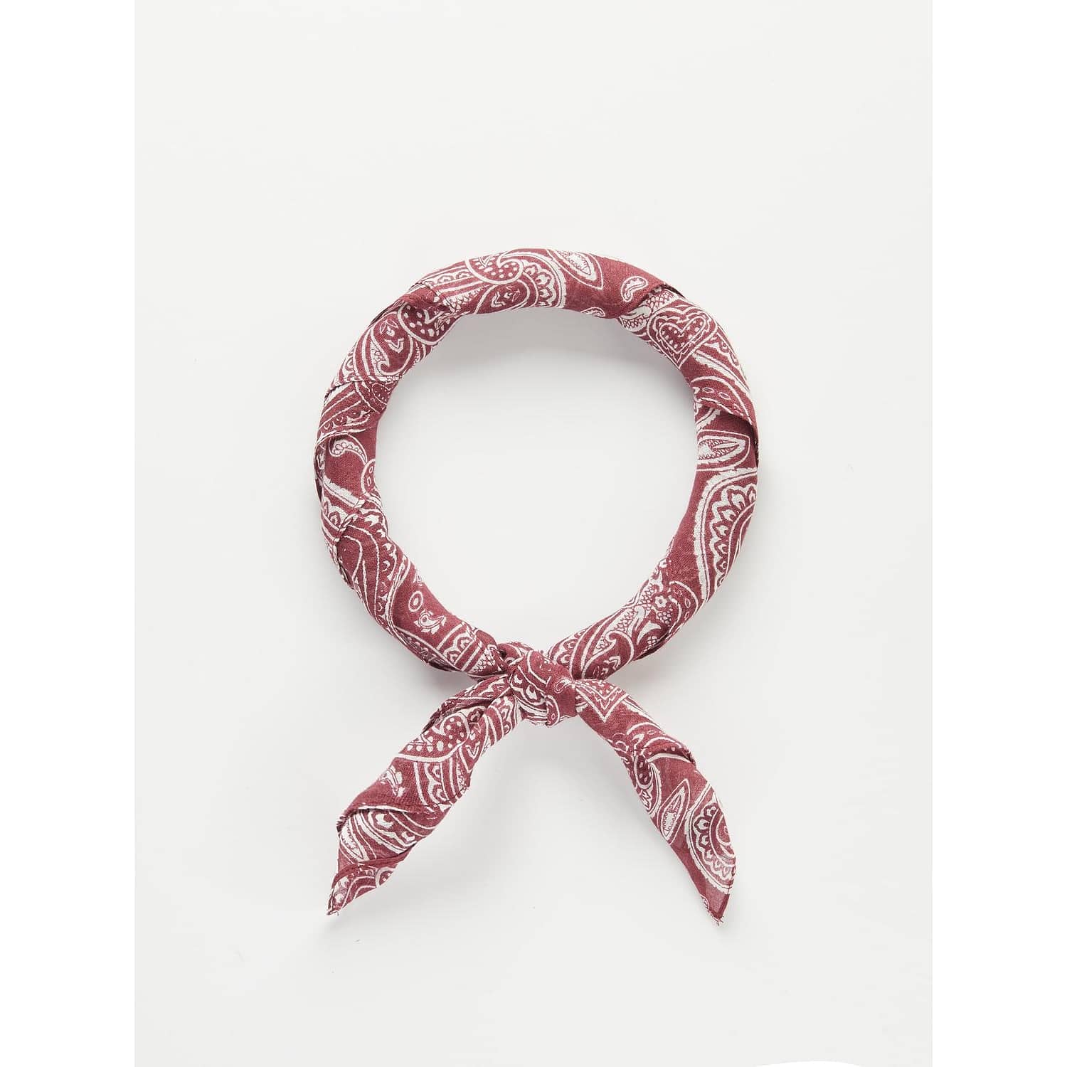 Bandana Paisley, från John Henric, i färgen röd.