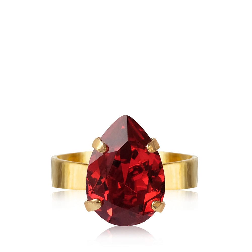 Mini drop ring Scarlet, från Caroline Svedbom, i färgen Gold.