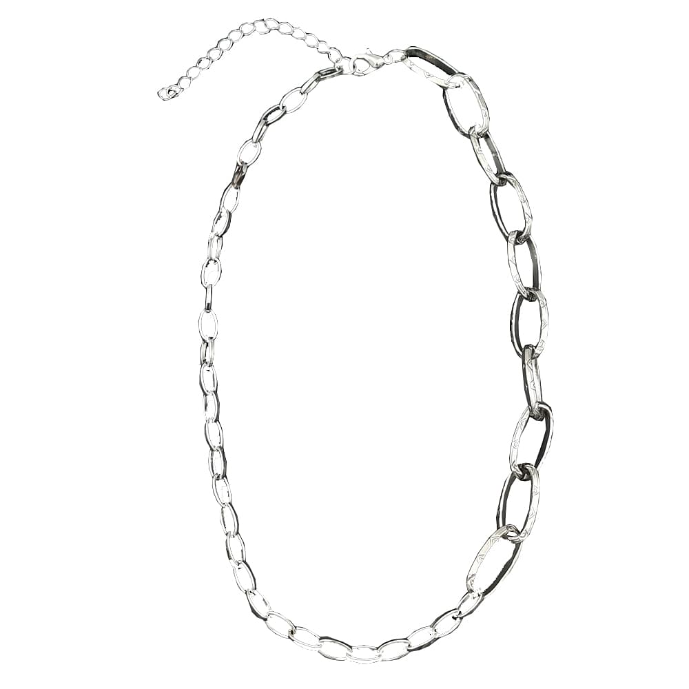 Halsband Med Kedja I Olika Tjocklek, från Complement, i färgen silver.