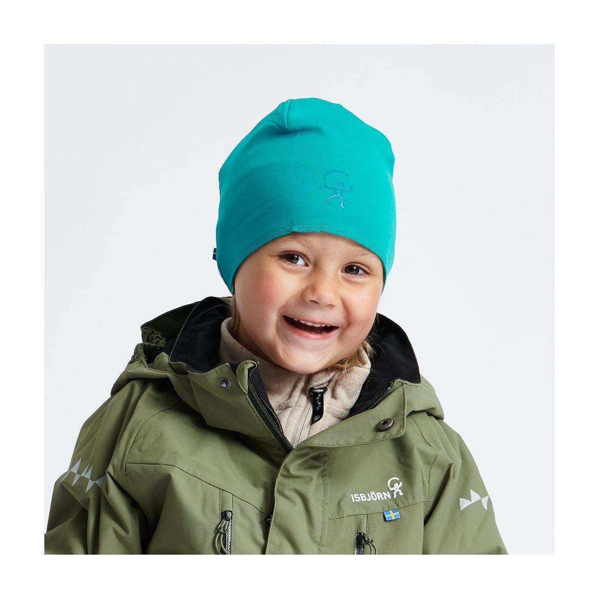 Panda Beanie, från ISBJÖRN of Sweden, i färgen emeraldgreen.