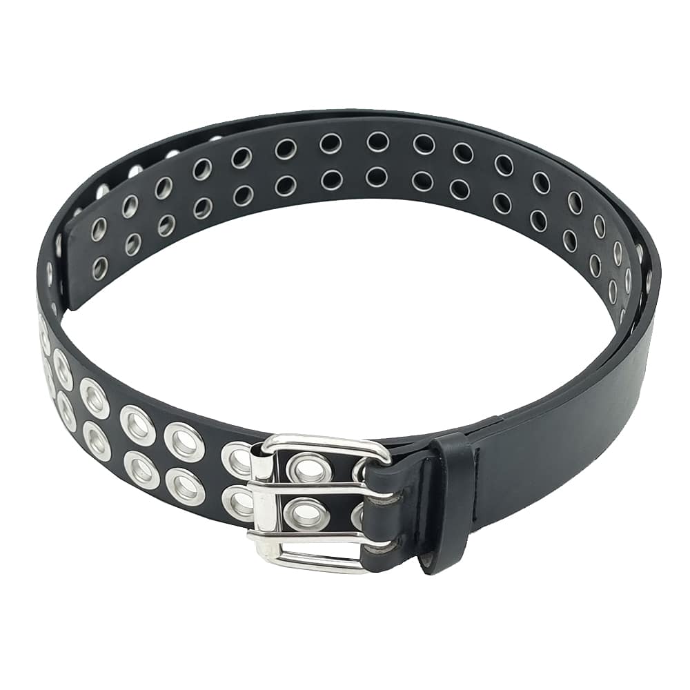 Bälte Med Nitar 3,8 Cm Brett, från Complement, i färgen black.