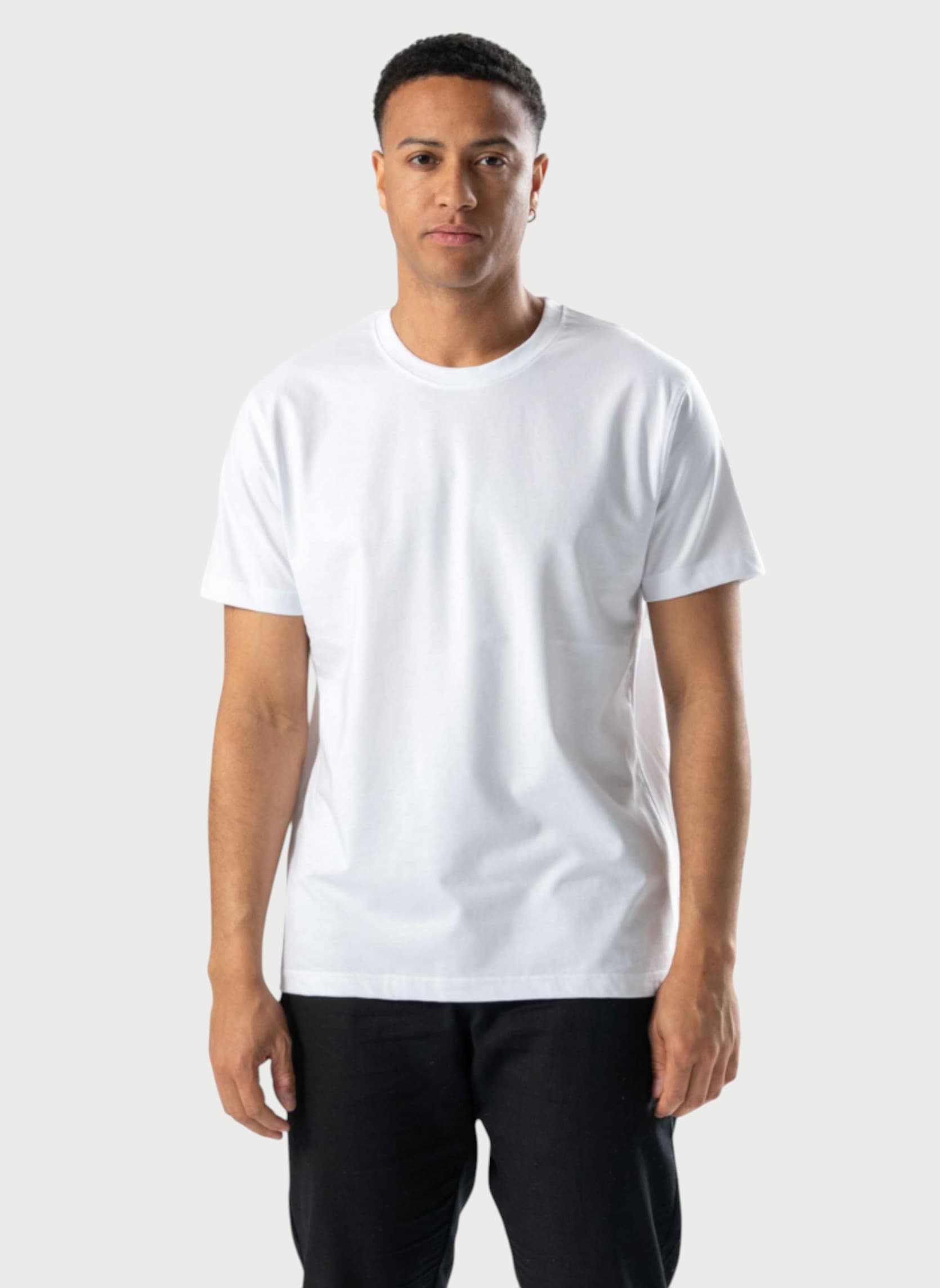 Vanlig T-shirt, från TeeShoppen, i färgen vit.