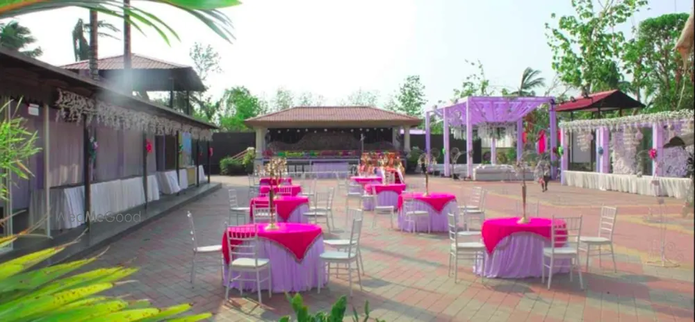 Meeras Courtyard