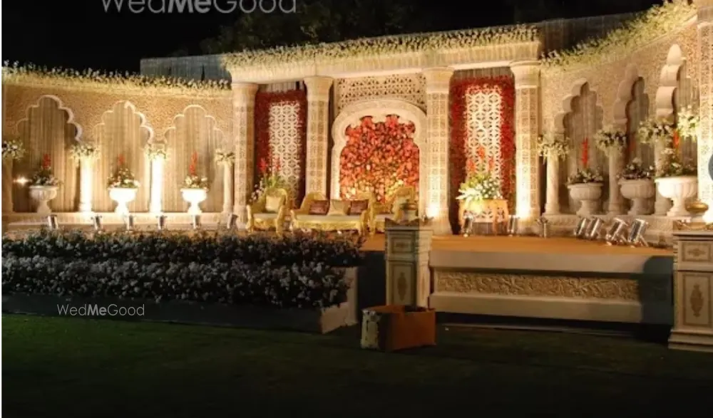 Dipak Lawns