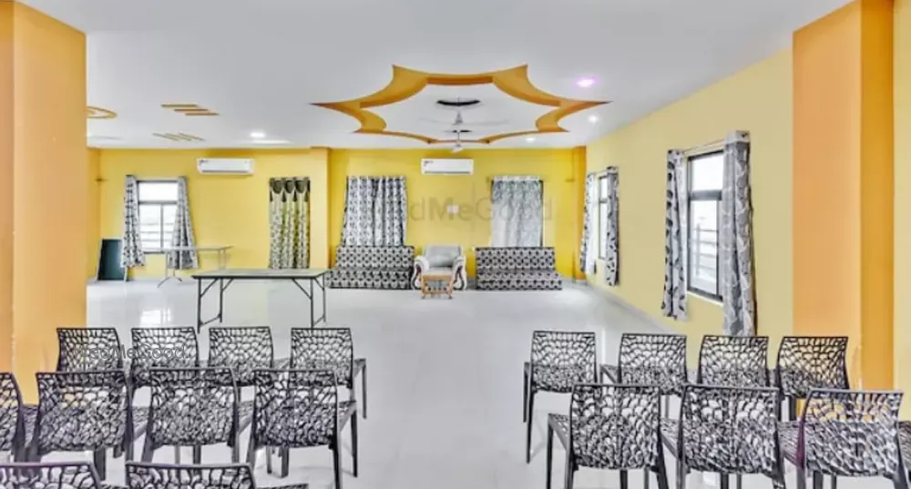 Hotel Raj International