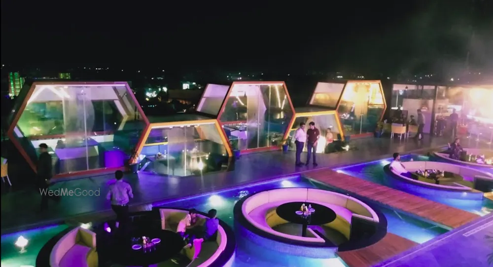 Lights Out Lounge And Roofpark