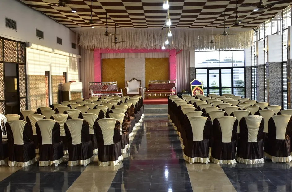 Adat Lawn