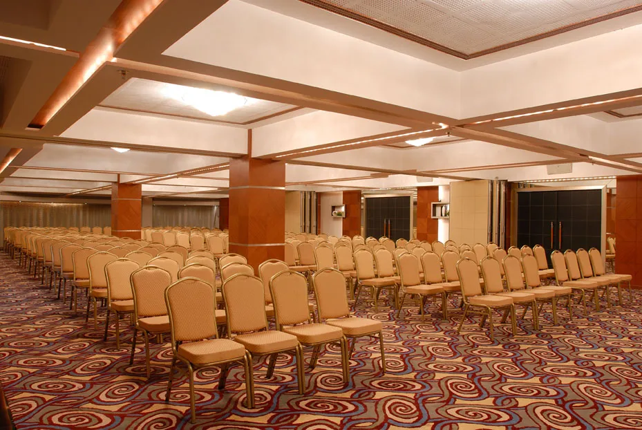 Peninsula Grand