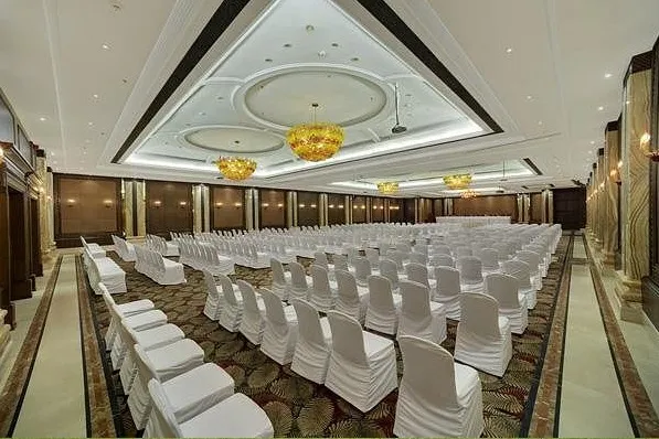 Mayfair Lagoon