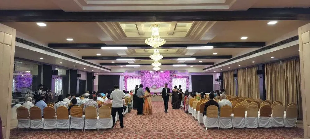 Hotel Devanshi Inn And Banquets