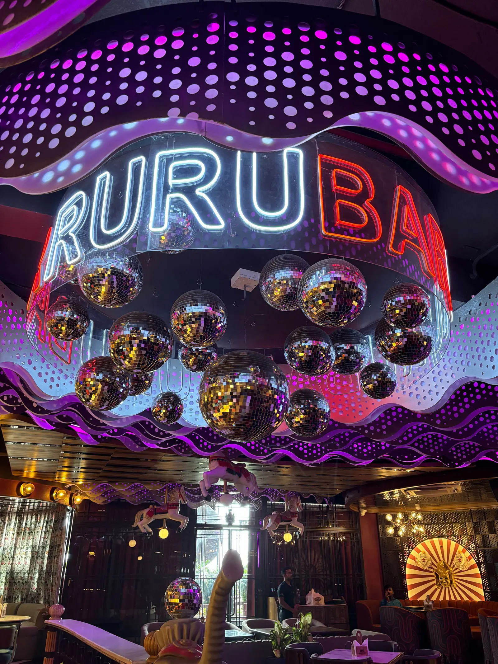 Ru Bar Ru Clubstraunt