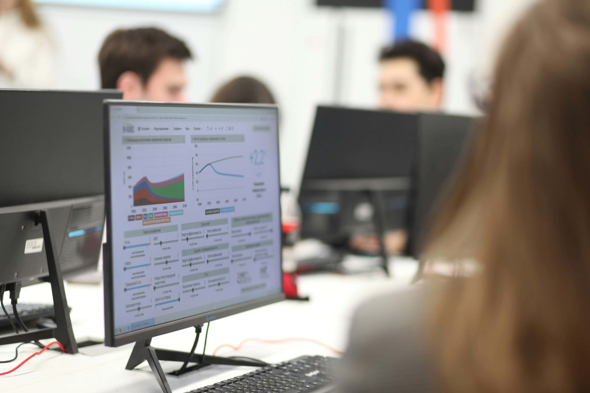 Procurement team using InReach platform