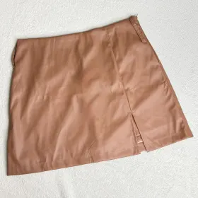 Short saia de eco couro 