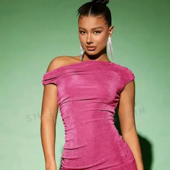 VESTIDO mini rosa con brillos