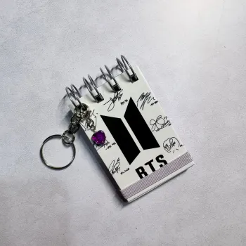 LLAVERO ANOTADOR BTS Cód.: LAA019
