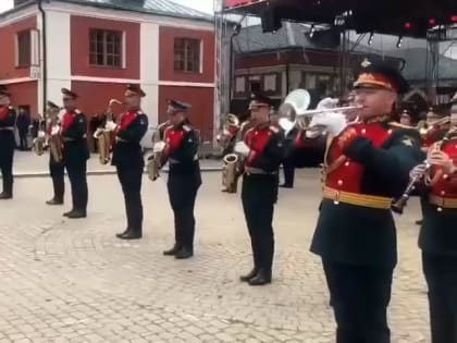 В Калуге фестиваль духовых оркестров завершился под знаменитую «Катюшу»