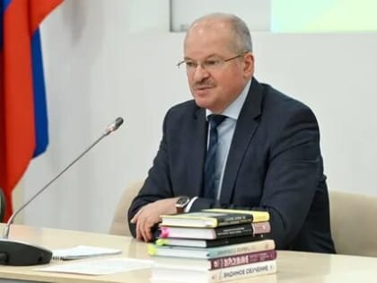 Тридцать три награды педагогам