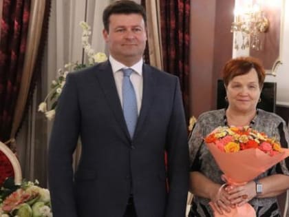 Юрий Моисеев поздравил семейные пары с бриллиантовыми, изумрудными и золотыми свадьбами