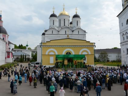 Божественная литургия в день празднования памяти прп. Пафнутия Боровского