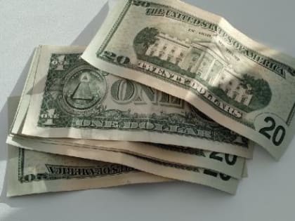 Ограничения на снятие валюты продлят и после 9 марта