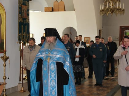 Пожарныe и спасатели приняли участие в благодарственном молебне в честь образа Бoжьей Матери «Неопалимая Купина»