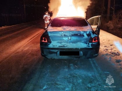 На трассе в Калужской области загорелся автомобиль
