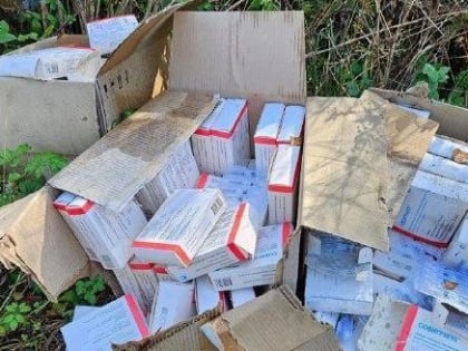 В калужском лесу нашли свалку с вакцинами от гриппа