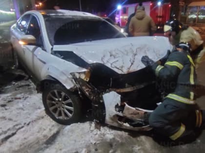 "Киа" и "Форд" столкнулись на улице Суворова в Калуге