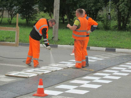 ОБНИНСКИЕ КОММУНАЛЬЩИКИ  КОСЯТ ТРАВУ И ГОТОВЯТСЯ К ЗИМЕ