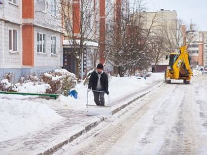 Уборка дворов — в центре внимания администрации города