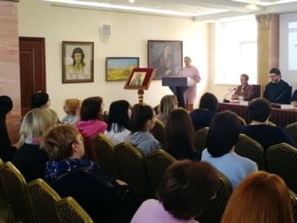 Родительский форум прошел в духовно-просветительском центре «София» при Свято-Никольском Черноостровком женском монастыре