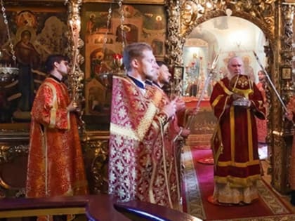 Митрополит Климент совершил Божественную литургию в Свято-Георгиевском соборе г. Калуги