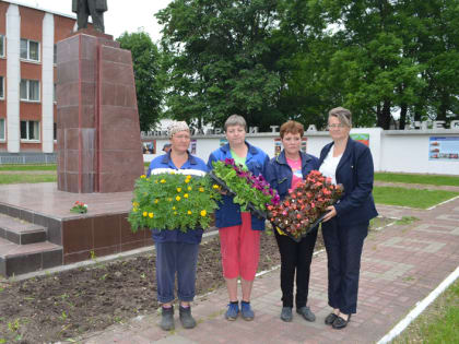 Расцветай,  любимый  город!