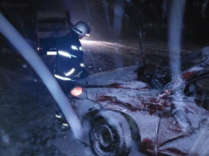 В Калужской области «Шевроле» столкнулся с грузовиком