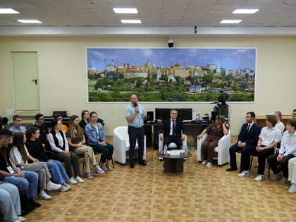 Дмитрий Денисов посетил калужскую летнюю школу одаренных детей