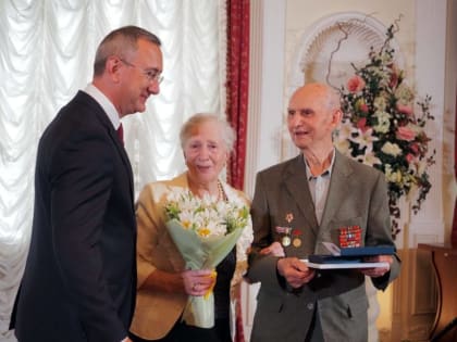 ГУБЕРНАТОР ШАПША ПОЗДРАВИЛ ОБНИНЦЕВ, ПРОЖИВШИХ 65 ЛЕТ ВМЕСТЕ