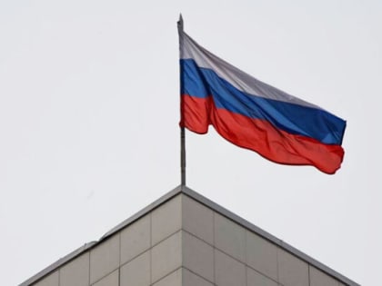 Калужские школы будут начинать неделю с подъёма флага под гимн России