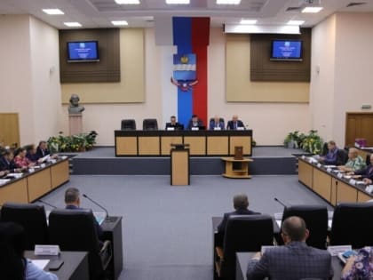 На заседании Городской Думы депутаты отметили почётных жителей Калуги