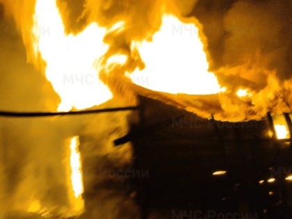 Жилой дом в Боровском районе тушили восемь огнеборцев