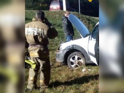 В Калужской области «Лада» съехала в кювет и перевернулась