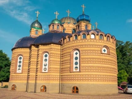 В Черкассах произошел рейдерский захват Сретенского храма Украинской Православной Церкви