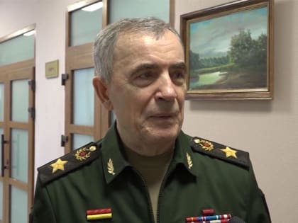 Генерал армии Владимир Исаков поделился опытом с курсантами на встрече в Кирове