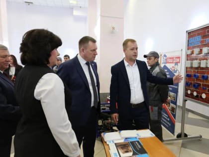 Геннадий Новосельцев принял участие в заседании районного собрания в Сухиничах