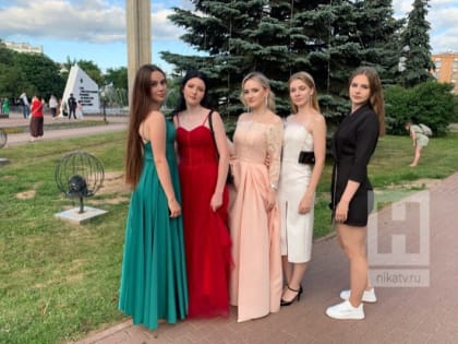 В Калуге прошло шествие выпускников