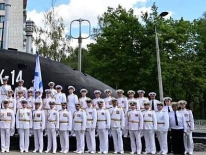 Губернатор поздравил калужан с днём Военно-морского флота