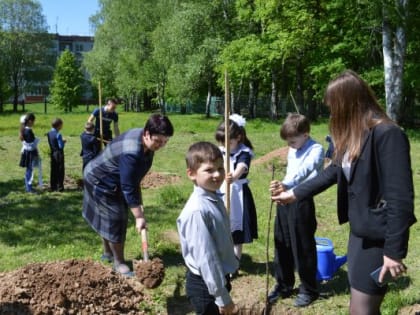 Учащиеся агроклассов  области провели акцию «Посади дерево»